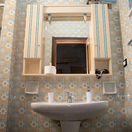 Aurooms 招待所 奇尼斯